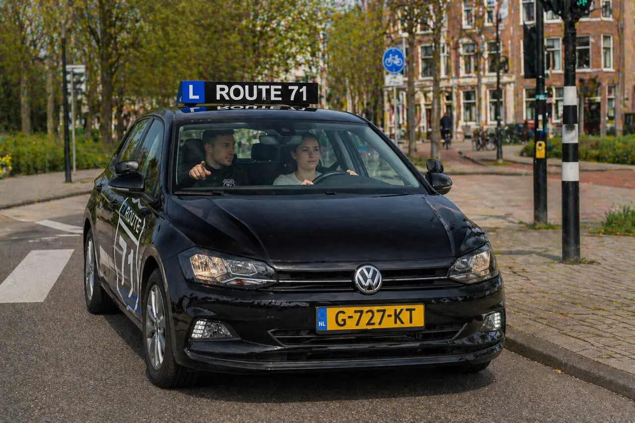 Autorijles bij Rijschool Route 71 in Leiden